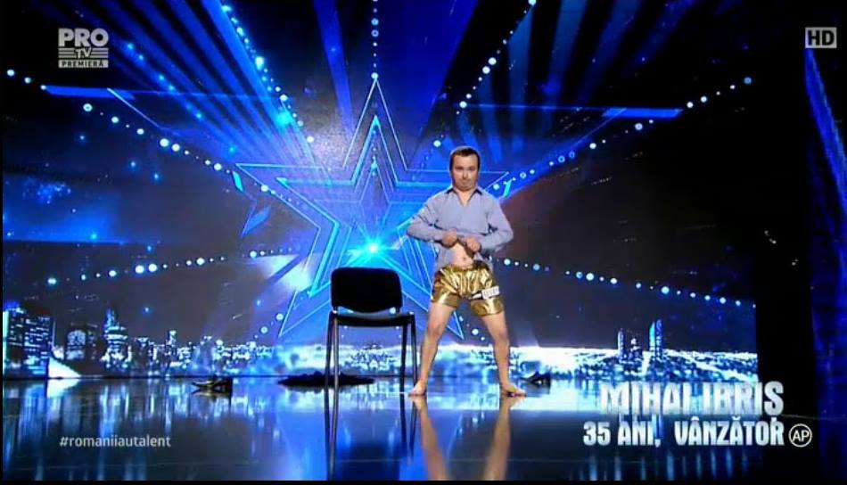 Tanarul a facut senzatie pe scena