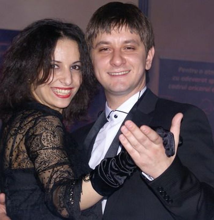 Strunilă are o relaţie de aproape 10 ani cu Oana, care este profesoară de balet