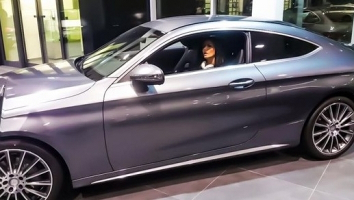 Oana Zavoranu masina