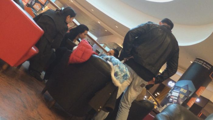 Iuliana Luciu la masă cu prietenii