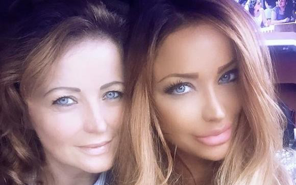 Vedeta şi mama ei au o relaţie extrem de apropiată