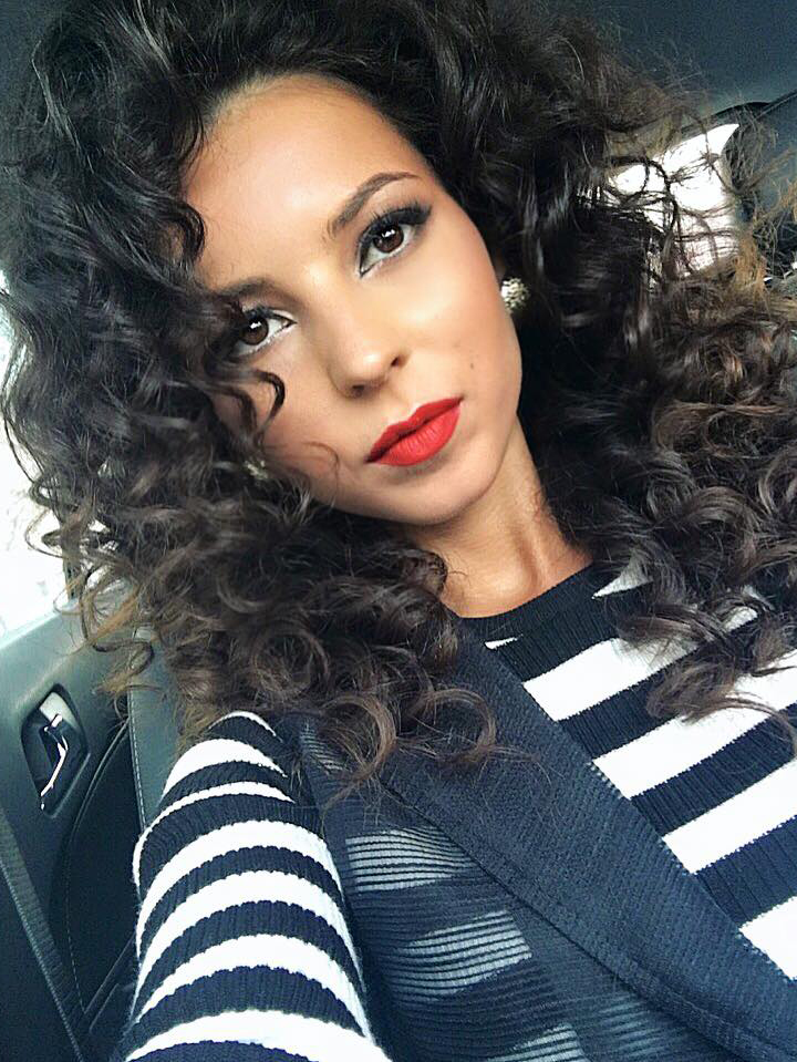 Ami s-a întors acasă din Cipru, unde a fost concurentă la emisiunea ''Ferma vedetelor''.