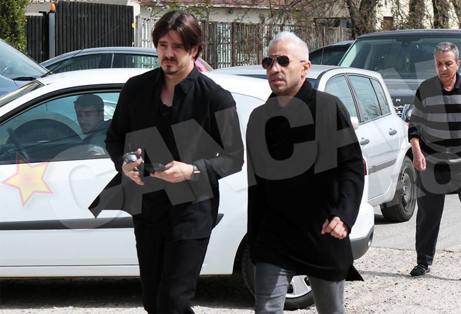 Mihai Petre, alături de Willmark părasind cimitirul