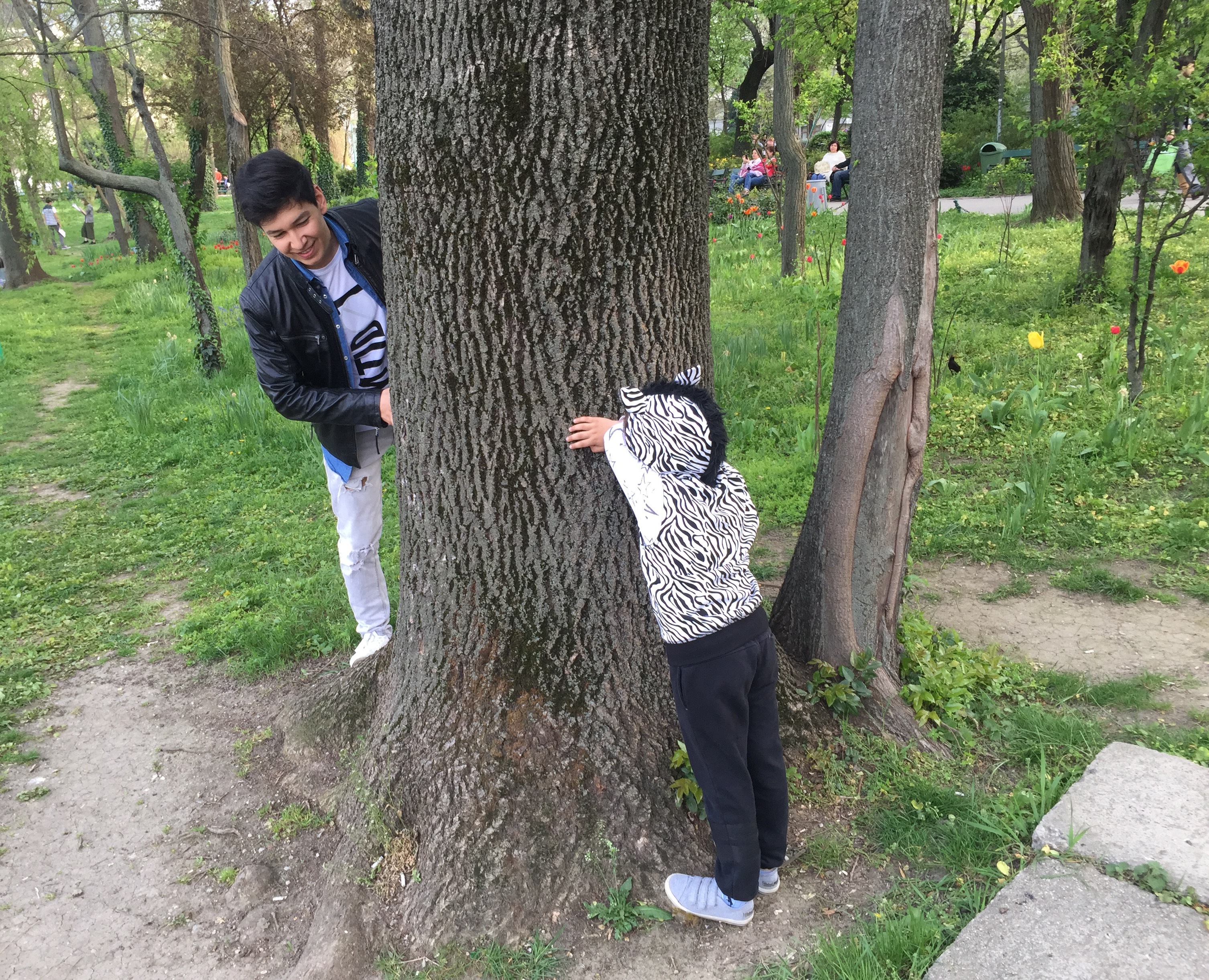 Soţul vedetei, Cornel, o sprijină în creşterea băieţelului lor