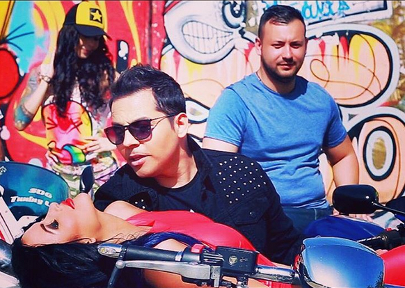 Daniela Crudu, în braţele lui Jean de la Craiova.