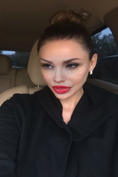 Bianca Drăguşanu s-a transformat în Angelina Jolie.