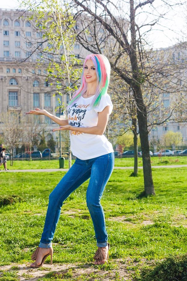 Andreea Bălan şi-a făcut o nouă schimbare de look.