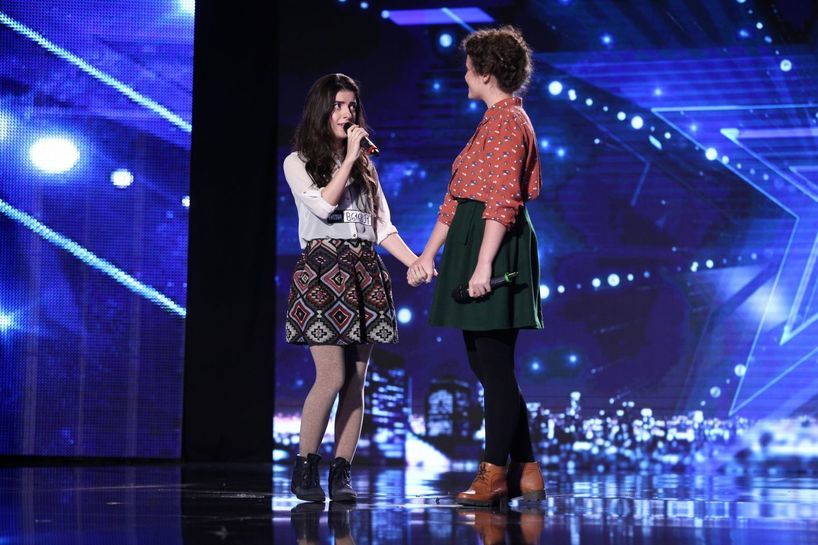 ELENA ŞI EMANUELA POPESCU