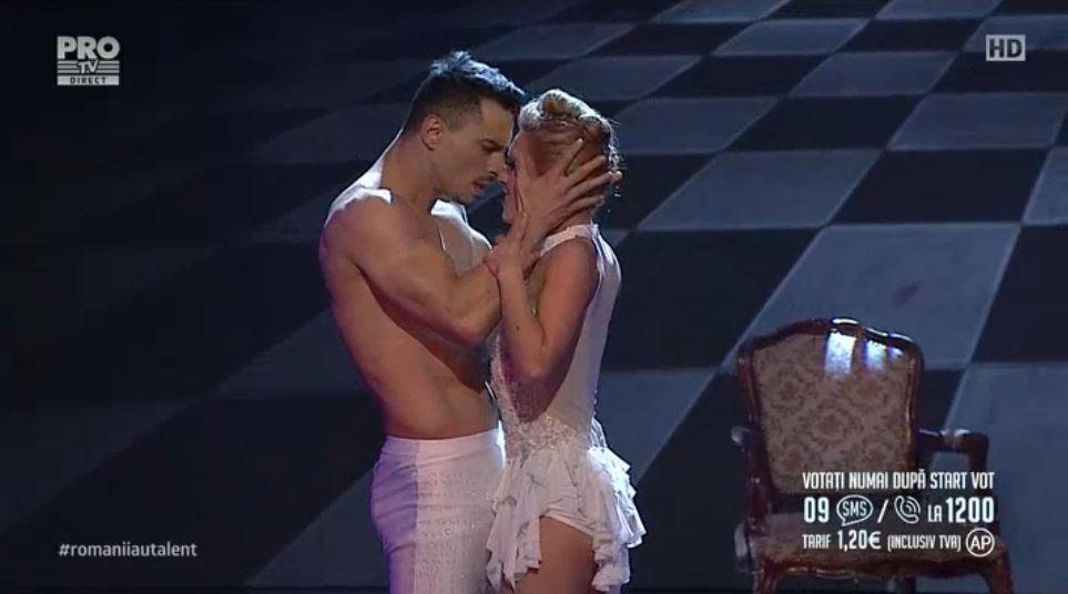 Un dans senzual care le poate aduce un loc în marea finală.