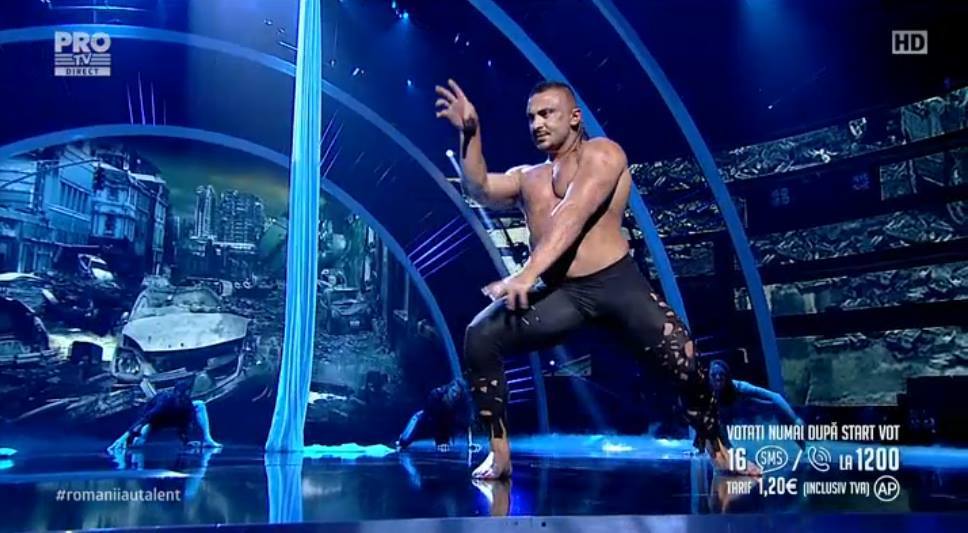 Roro a făcut senzaţie pe scenă