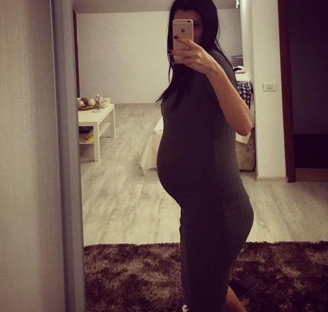 Aşa arată Andreea în ultima lună de sarcină