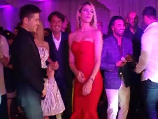 Raluca a purtat o rochie rosie foarte sexy