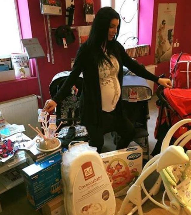 Andreea Tonciu a cumpărat tot ce îi trebuie pentru bebeluş din timp