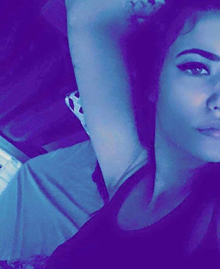 Antonia s-a pozat în dormitor la ceas de seară.