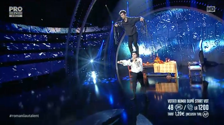 Fraţii Adrian au crescut fără mamă