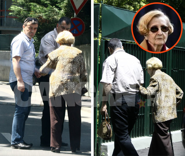 Nina Iliescu se deplasează în baston, şi nu îi este uşor deloc.