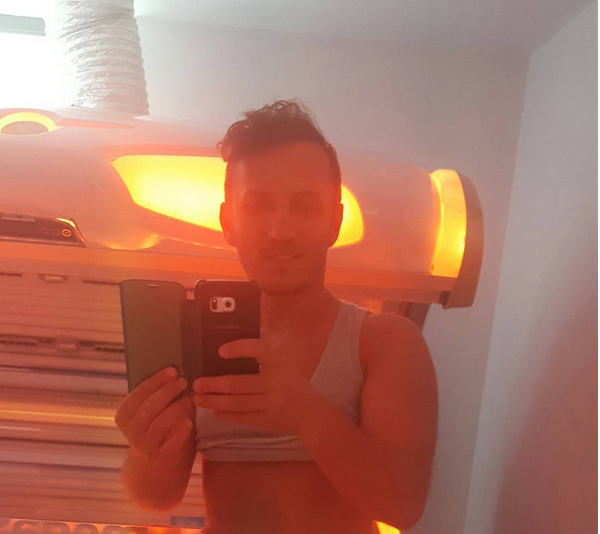 Mihai Trăistariu s-a pozat la solar.