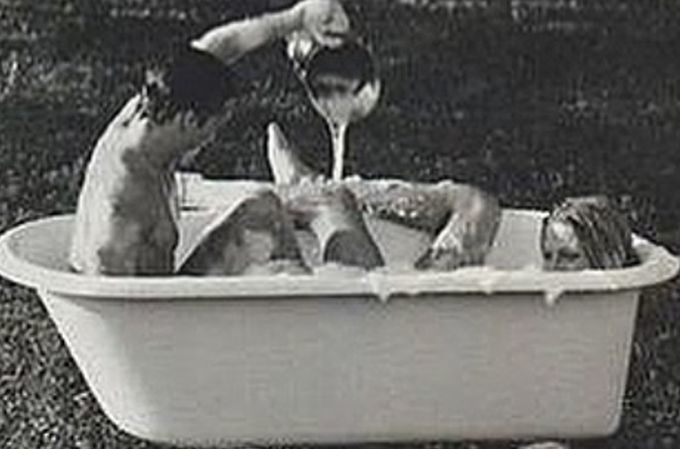 Mădălina Ghenea în cadă cu iubitul