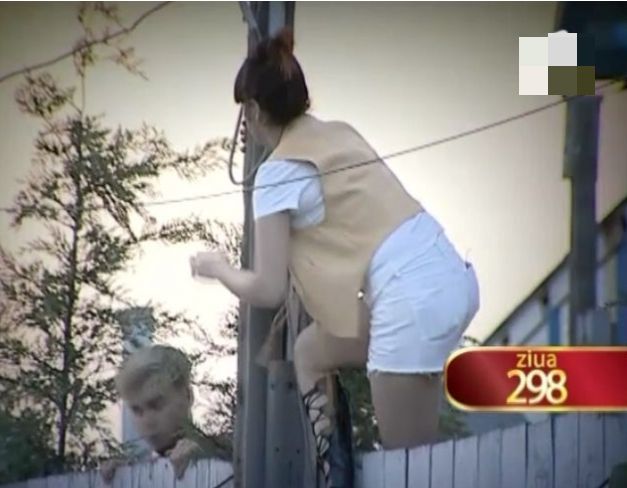 Loredana a sărit gardul şi a fugit după iubitul ei