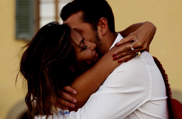 Mădălina Ghenea, într-o ipostază tandră alături de iubitul ei.