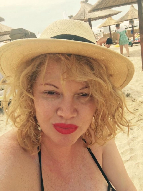 Aşa arată Oana Lis nemachiată