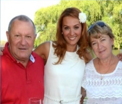 Ţântăreanu şi soţia sa i-au cununat pe Anca Ţurcaşiu şi soţul ei.