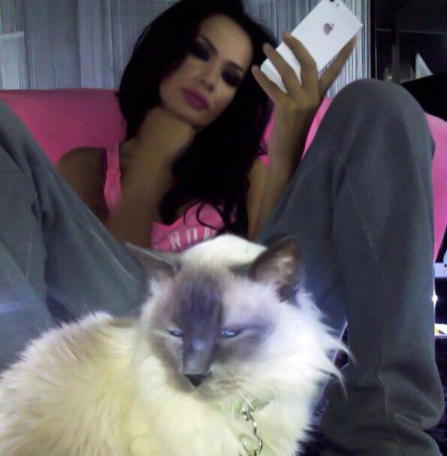 Zăvoranu l-a iubit extrem de mult pe Marty, motanul ei preferat