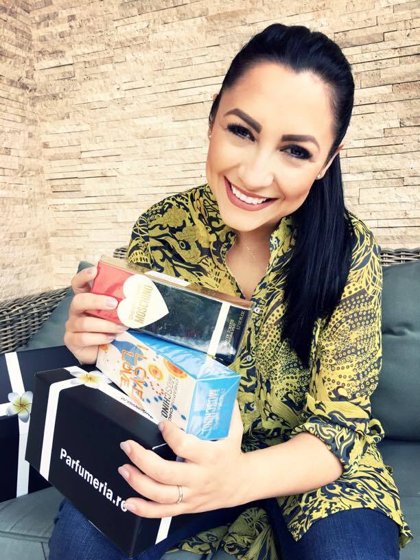 Andra te trimite la mare.