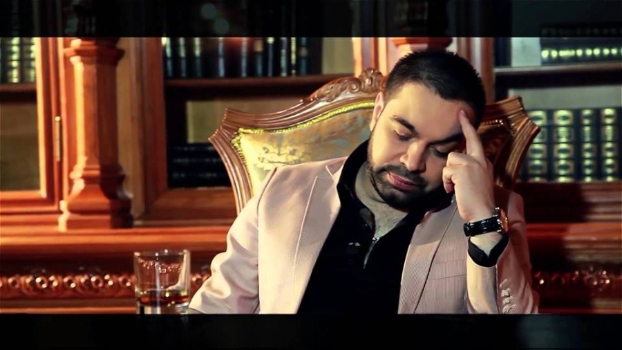 Manelistul nu işi revine din şoc de când a aflat ca tatăl lui este bolnav