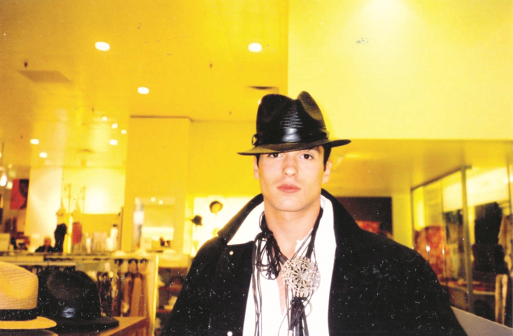 În timpul unui show de modă (2005)