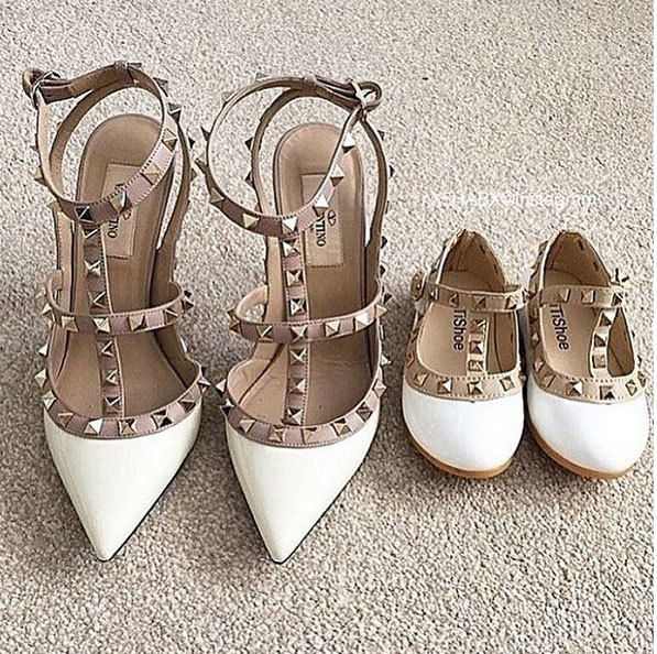 Acestea sunt sandalele ”la indigo” cumpărate de Bianca