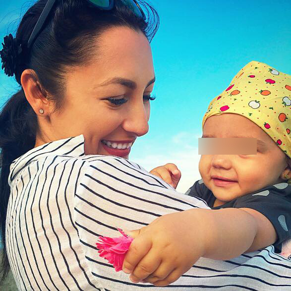 Andra serbează ziua de nume a fetiţei sale, Maria.