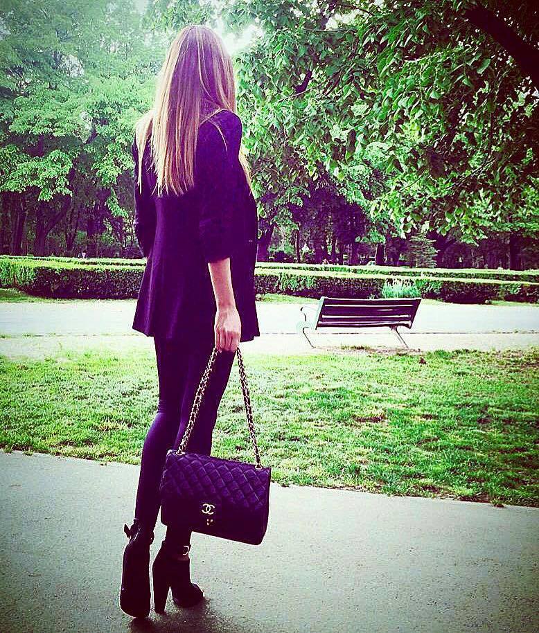 Bianca Dragusanu mai are puţin şi naşte