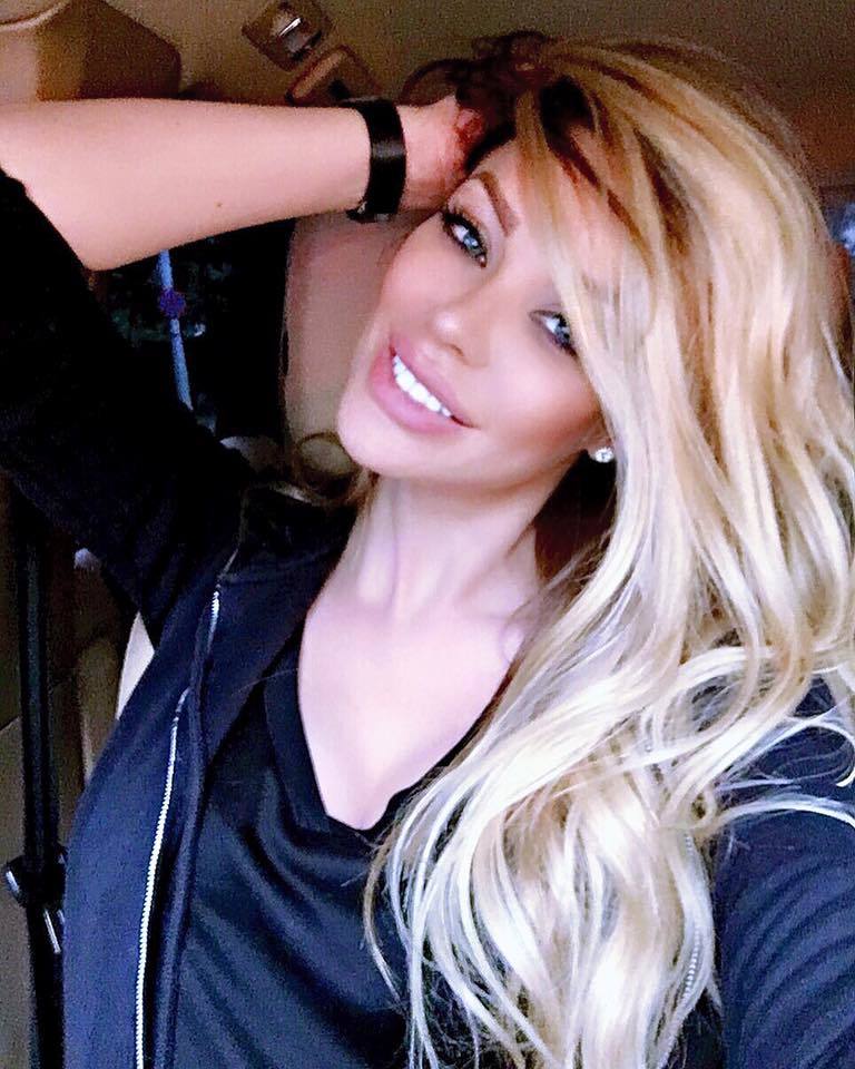 Bianca Draguşanu arată acum senzaţional cu noile extensii