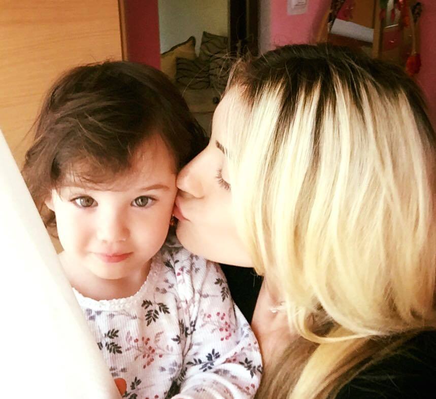 Misty este o mare iubitoare de copii.