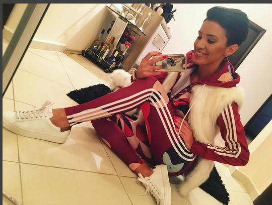 Adelina Pestriţu a realizat o nouă şedinţă foto.