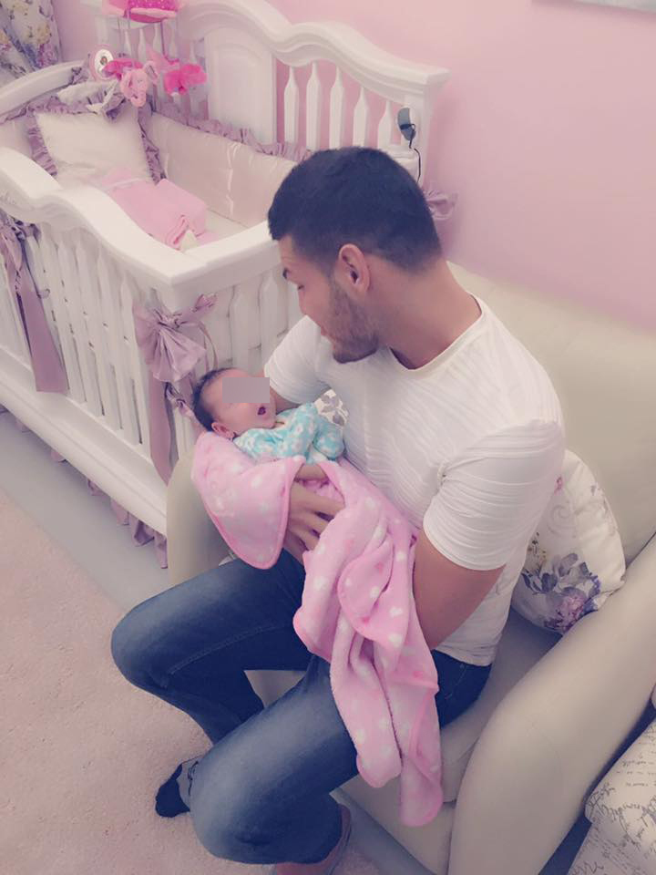 Răzvan Botezatu s-a pozat cu fetita Biancăi Drăguşanu.