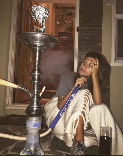 Fosta iubită a lui Speak trăieşte în Los Angeles, după ce s-a despărţit de cântăreţ.