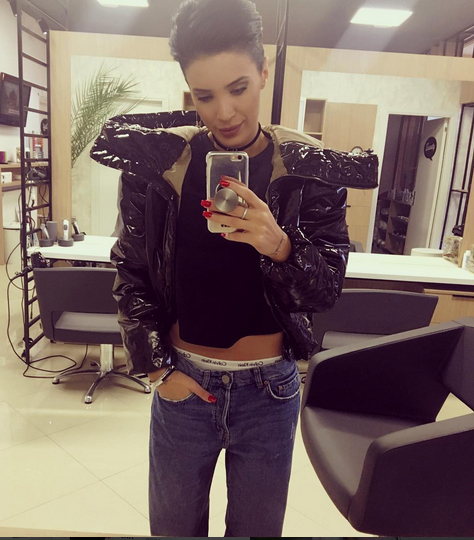 Fanii au observat că Adelina Pestriţu nu mai zâmbeşte în poze.