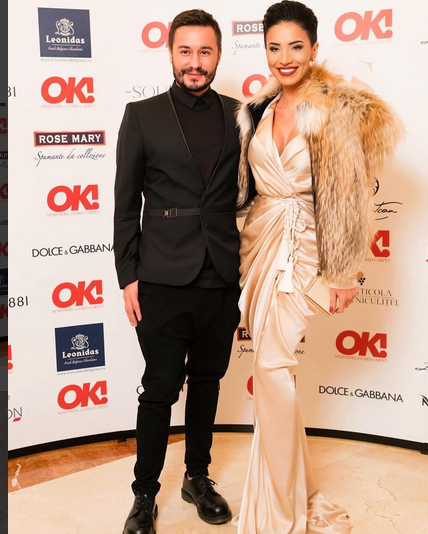 Adelina Pestriţu s-a afişat cu hair-stylist-ul ei la un eveniment monden.