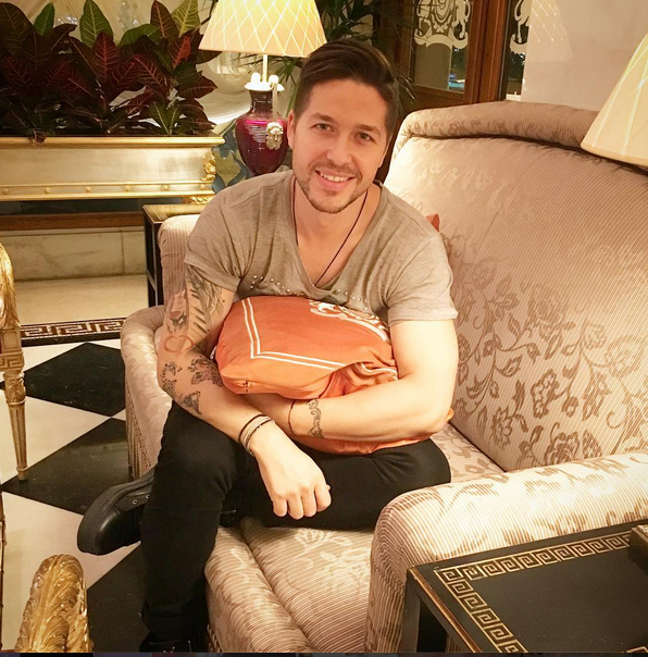 Jorge a transmis un  mesaj pritenilor, dar a greşit sărbătoarea.