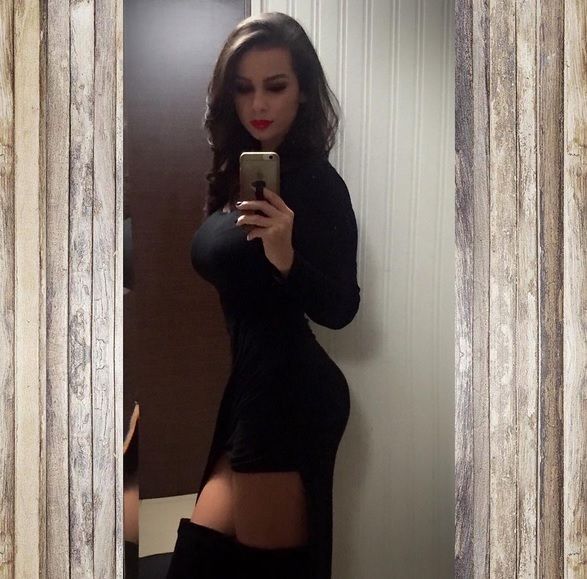 Fotografia editată de Iuliana Luciu pentru a părea că are talie de viespe