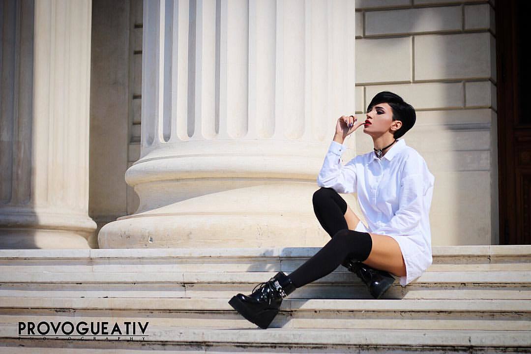 Adelina Pestriţu pe când era imaginea site-ului de fotografie al lui Speak