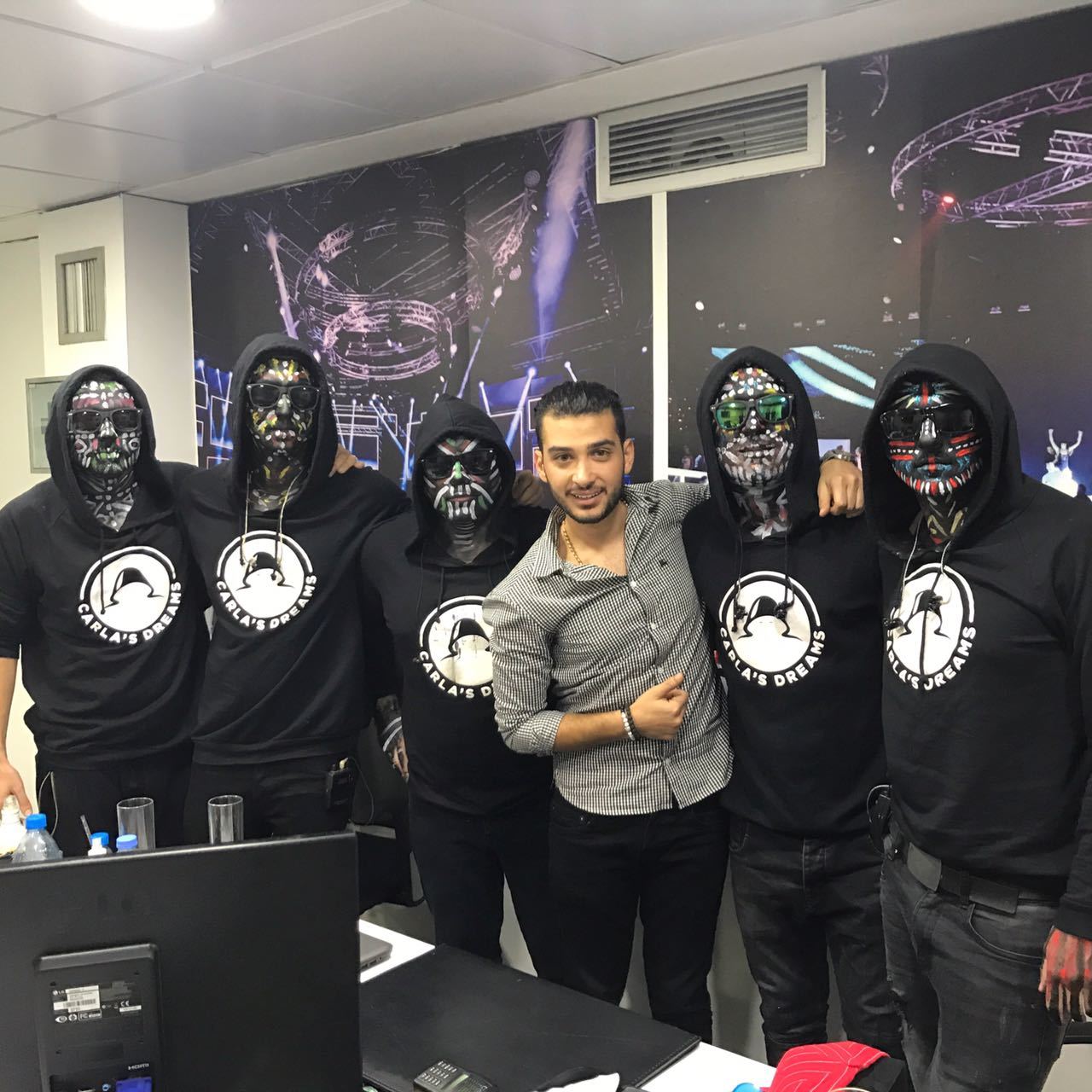 Peter Kai, fostul iubit al Simonei Traşcă, împreună cu Carla's Dreams la concertul din Beirut