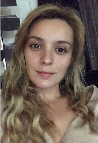 Diana Dumitrescu îi impresionează pe fani şi fără machiaj