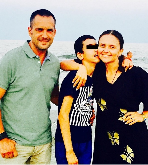 Mădălin Ionescu, împreună cu fiul lui, Filip, şi soţia lui, Cristina Şişcanu 