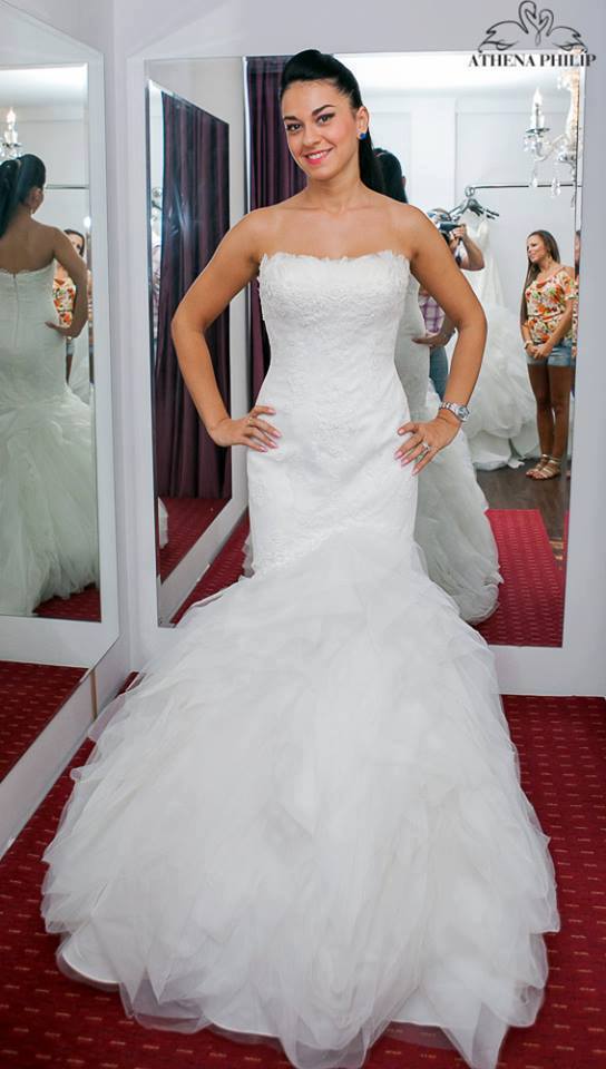 Mariana s-a decis în privinţa rochiei de mireasă sau cel puţin este una dintre opţiuni.