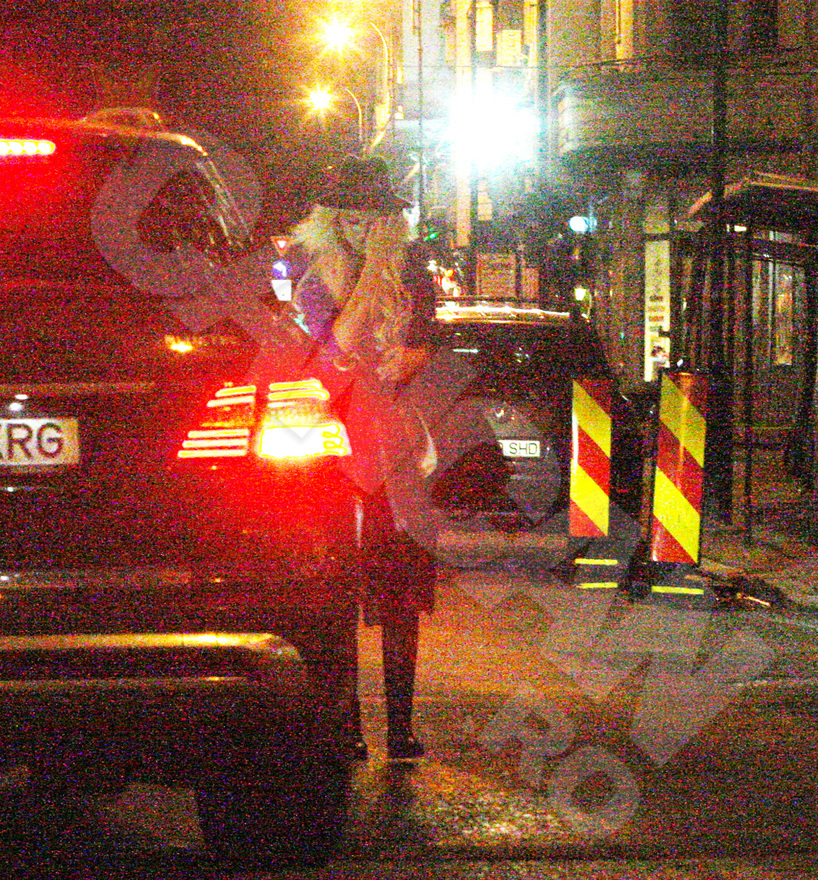 Anul trecut, blonda ieşea din restaurant şi se urca în maşina lui Dan Bittman.