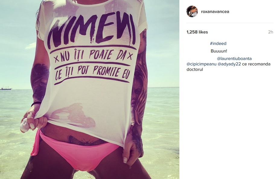 Roxana Vancea şi-a arătat fluturele din chiloţei