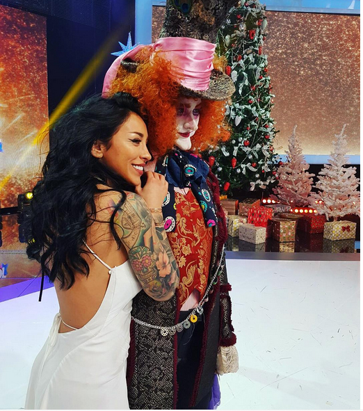 Ruby s-a pozat cu Răzvan Simion, deghizat în clovn, şi a scris în explicaţia foto că el este soţul Lidiei Buble